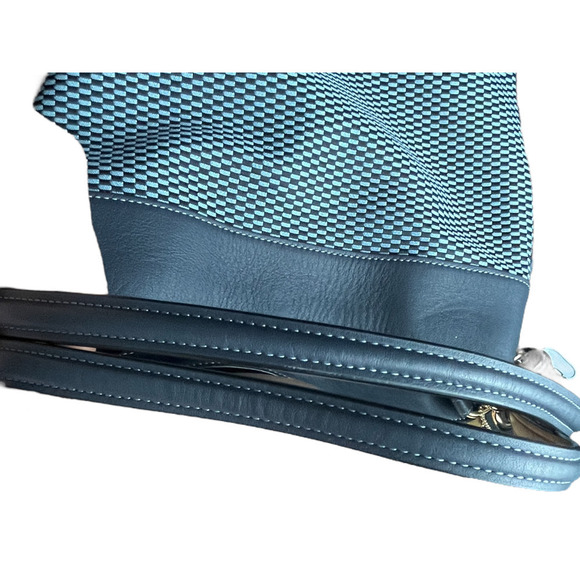 Authentic Coach Lexy Woven Leather Canvas Shoulder Bag - Picture 12 of 16